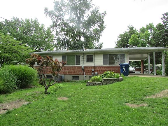 2nd image of 2415 Johnstown Dr