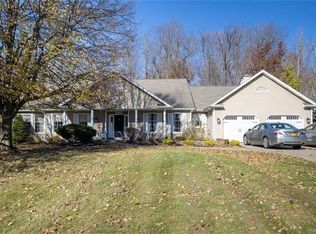 8388 Black Walnut Dr, East Amherst, NY 14051