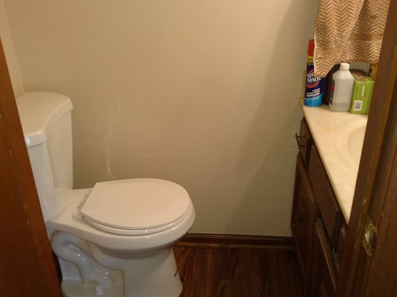 4th image of 1951 Bruce Ln