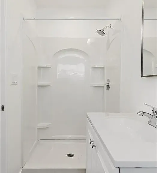 552 N Cambridge St — Photo 4