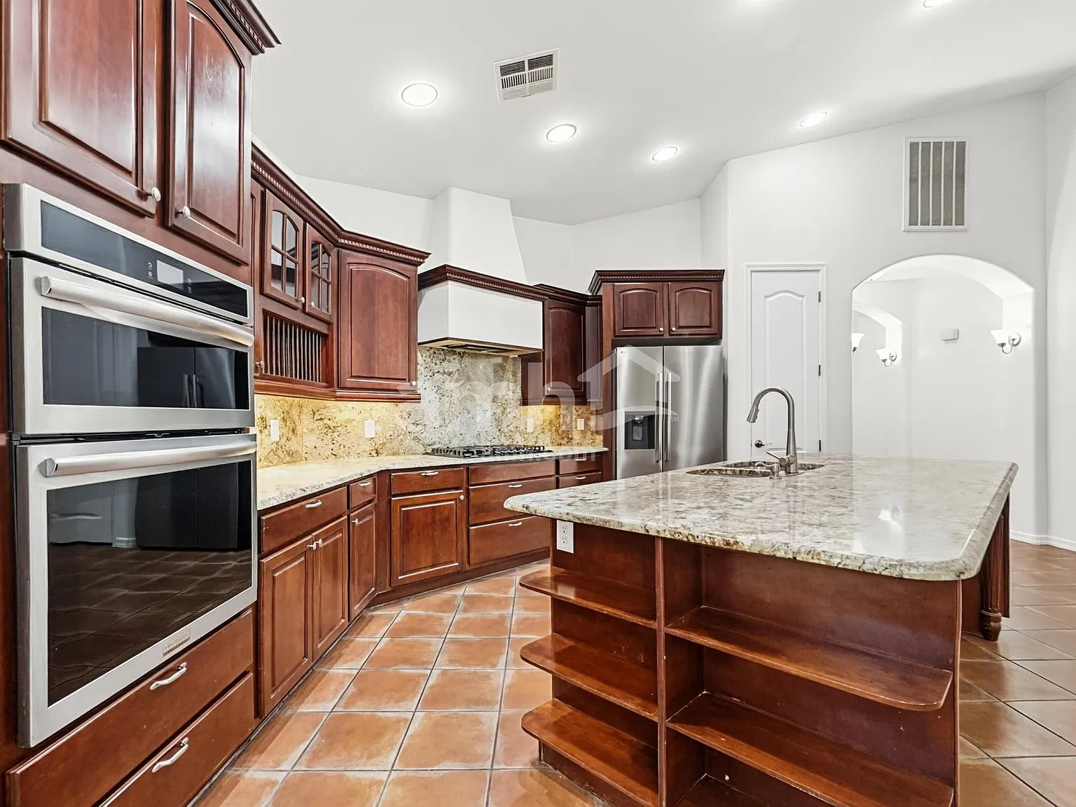 3 bed, 2.0 bath, 2155 sqft, $2,725 — Photo 3