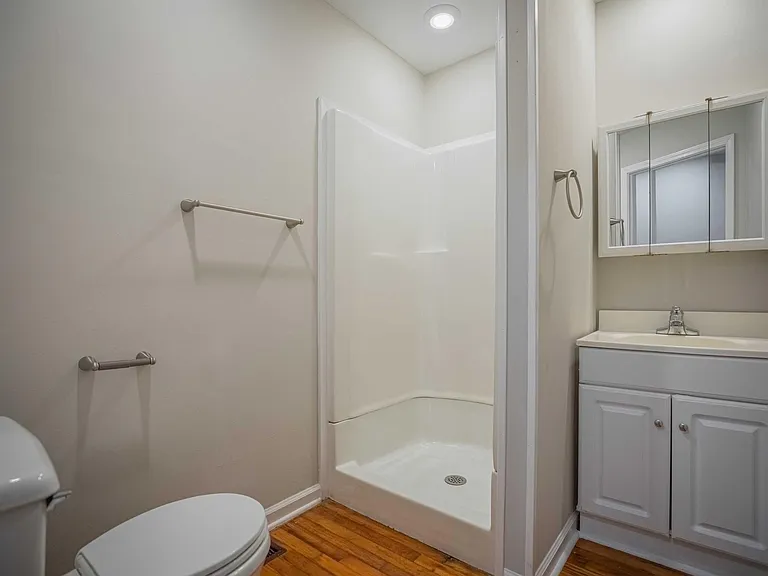230 Habersham Dr — Photo 16