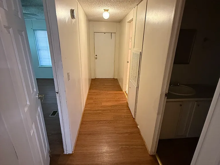 2017 Lee Road 137 — Photo 7