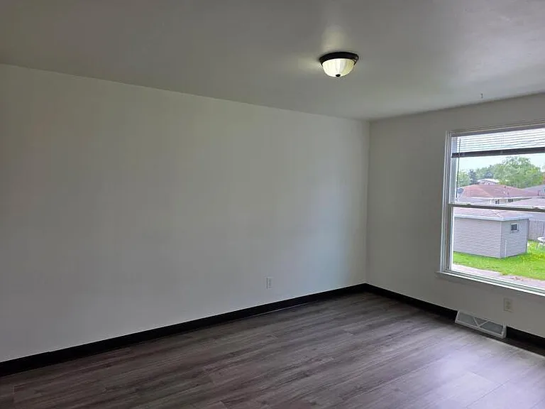 1095 Gillingham Rd #D — Photo 5