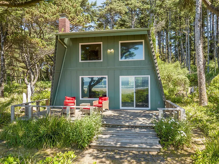 1318 NW Voyager Way — Photo 4