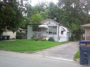 204 Wiegel Dr, Saint Louis, MO 63135