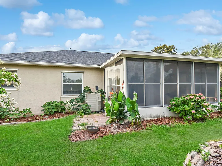 444 Island View Cir — Photo 9