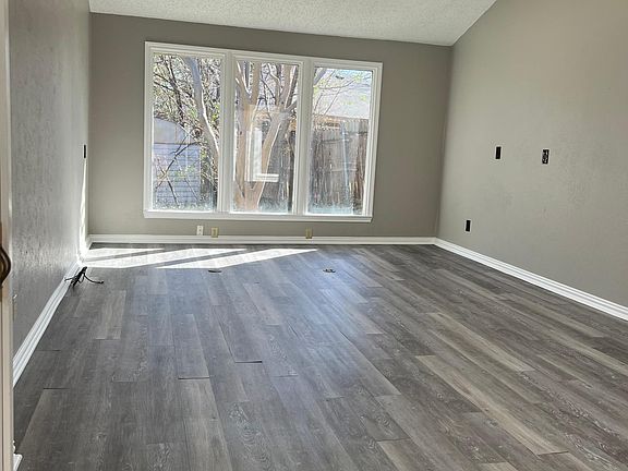 3rd image of 3012 Barrington Ct