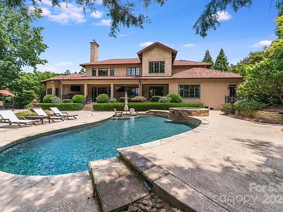 3rd image of 7213 Fairway Vista Dr