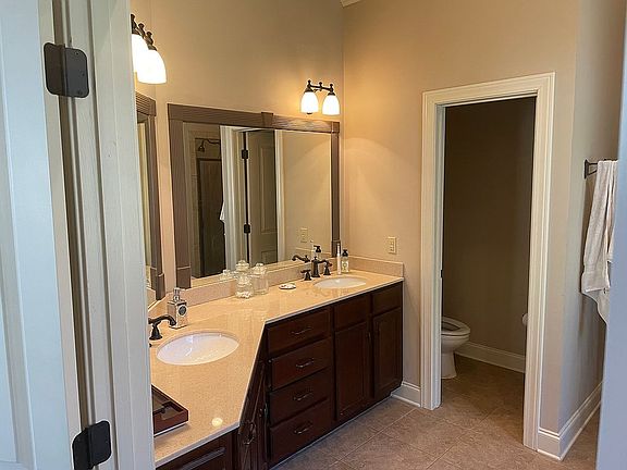 4th image of 3187 N Hill Dr
