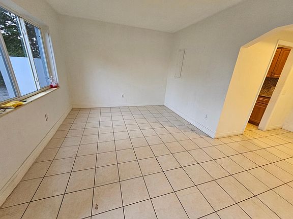 5th image of 3033 NW 15th St #3031-A