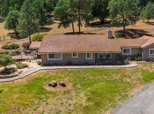 21998 Iron Horse Dr, Grass Valley, CA 95949