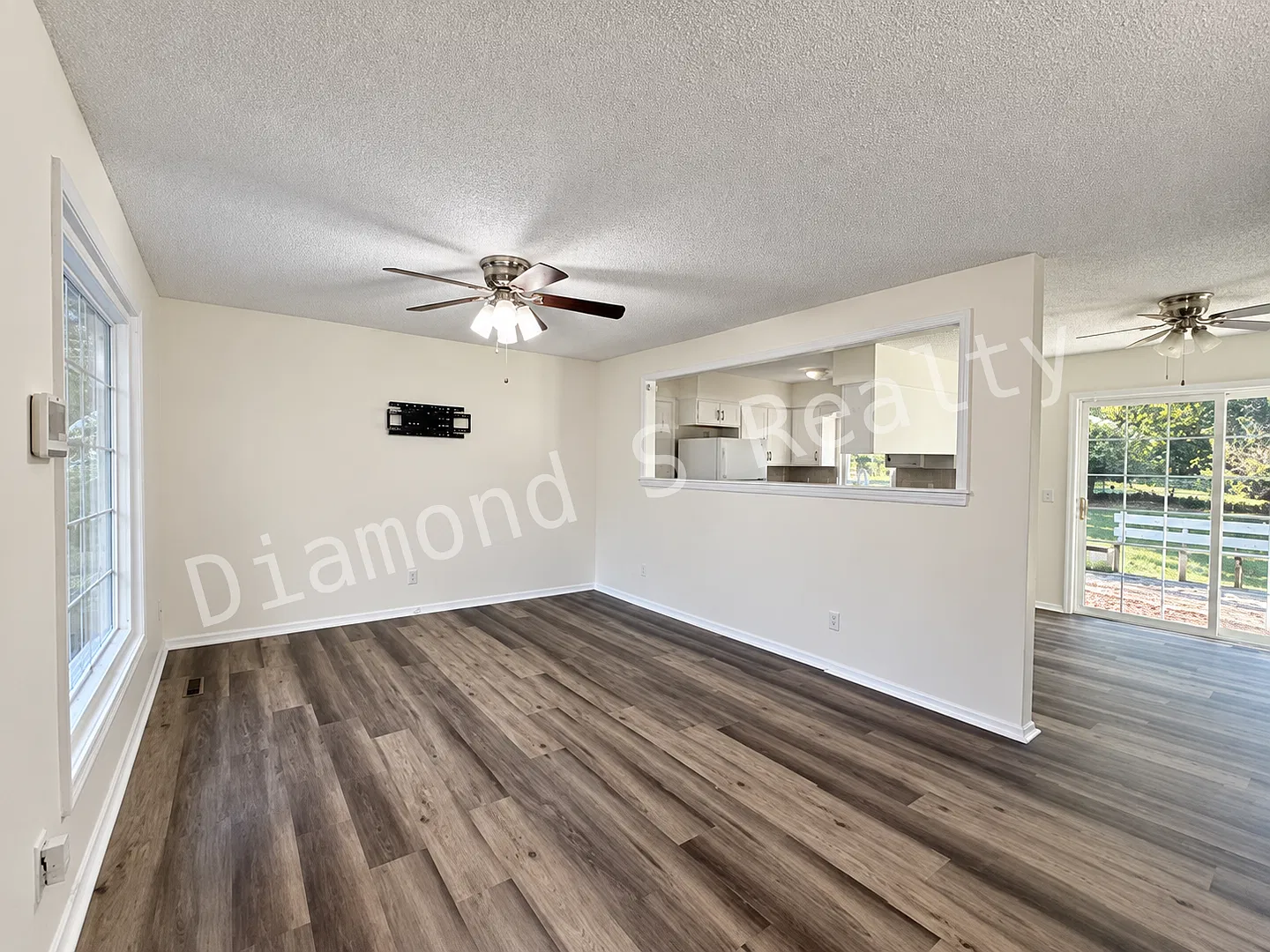 3 Bed/2.5 Bath Located in Established Southwest Springfield Neighborhood! — Photo 3