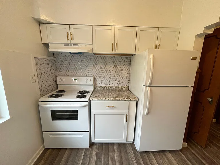 877 Ludlow Ave #4 — Photo 11