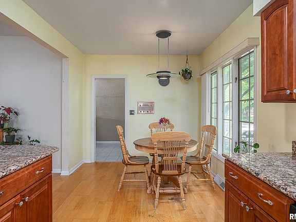 5th image of 2528 E Lombard St