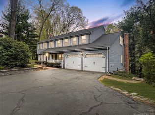 101 Founders Rd, Glastonbury, CT 06033