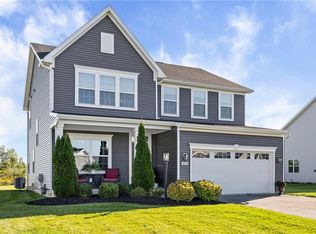 6030 Ivory Dr, Farmington, NY 14425