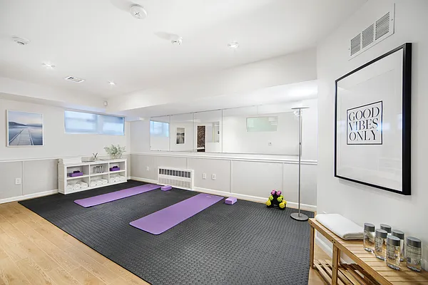 Sold by Sotheby's International Realty | media 27