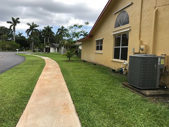 4th image of 8475 NW 34th Mnr