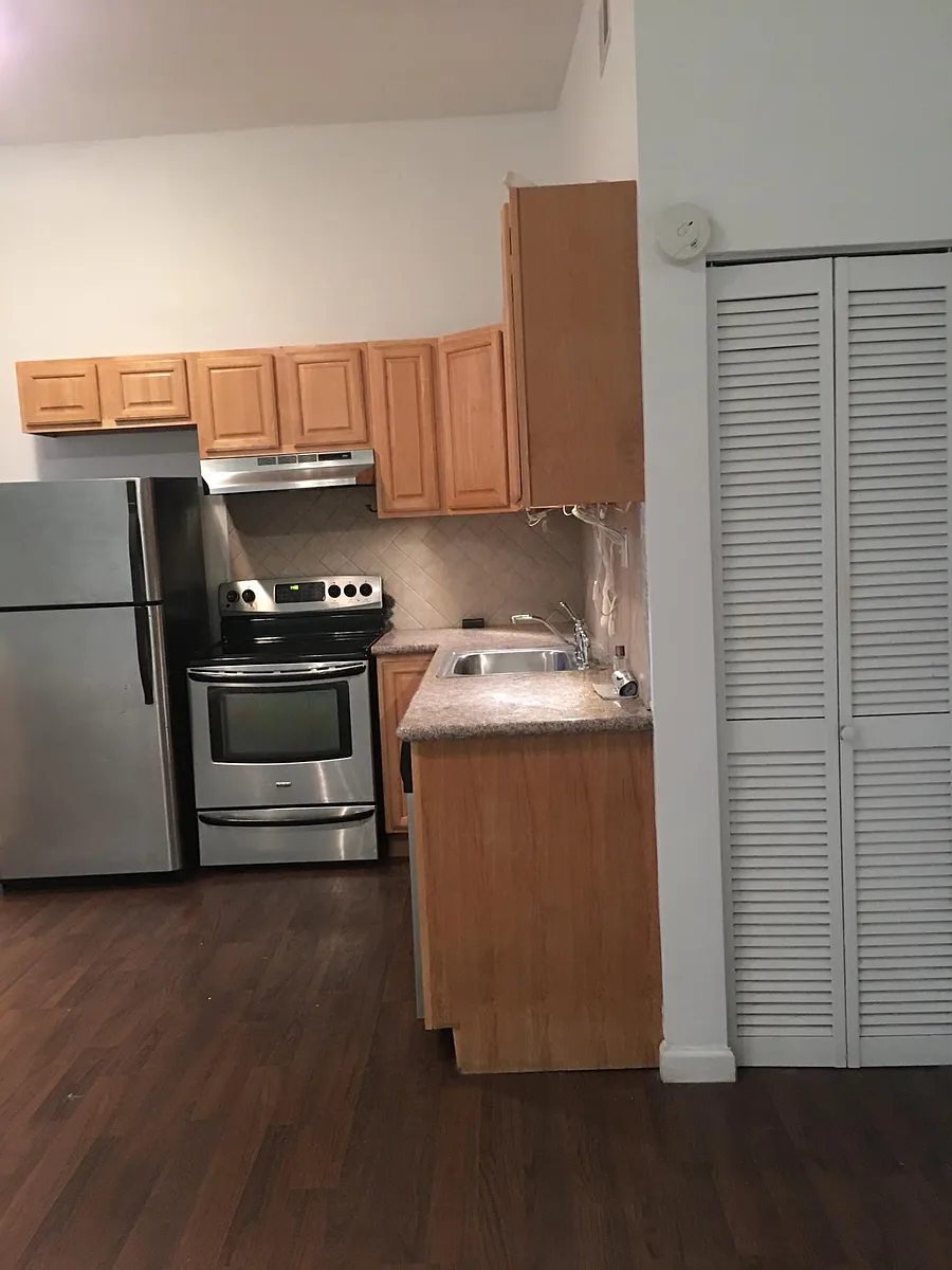Building Photo - 109 S 21st St #4