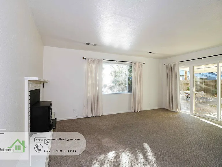 2202 Canal Dr — Photo 24