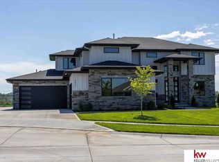9857 S 97th Avenue Cir, Papillion, NE 68046
