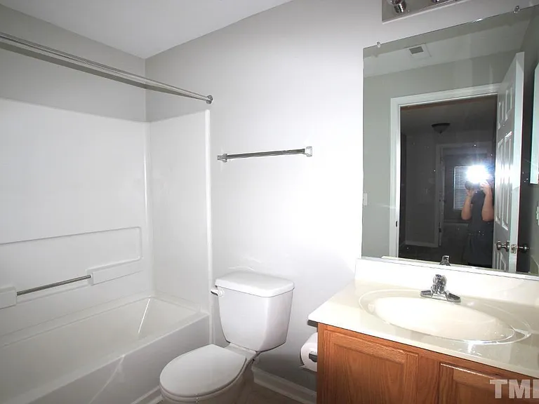 2840 Barrymore St #103 — Photo 14