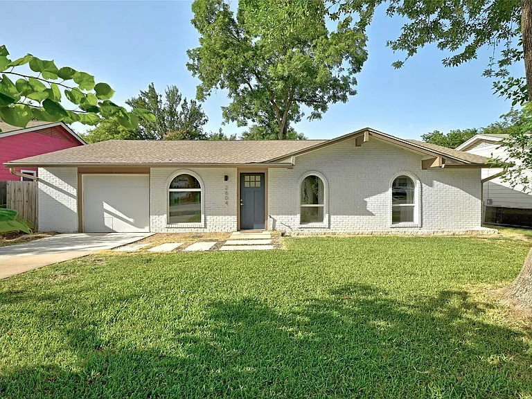 2604 Berkett Dr — Photo 1