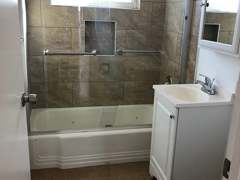 10235 University Way #10235 — Photo 8