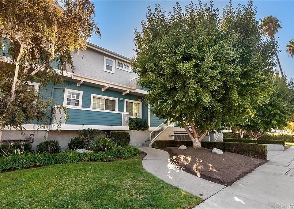 1st image of 13030 Moorpark St APT 3