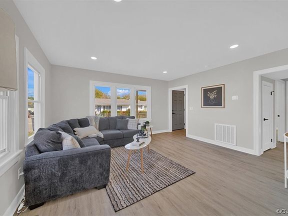 3rd image of 150 Monument Ave