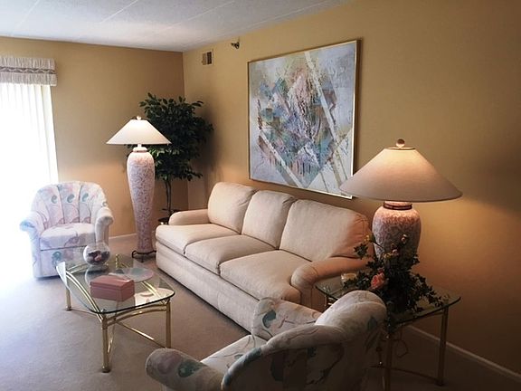 2nd image of 18501 Wentworth Ave APT 2D