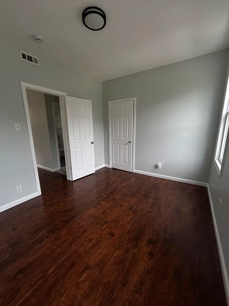 3 bed, $2,200 — Photo 4