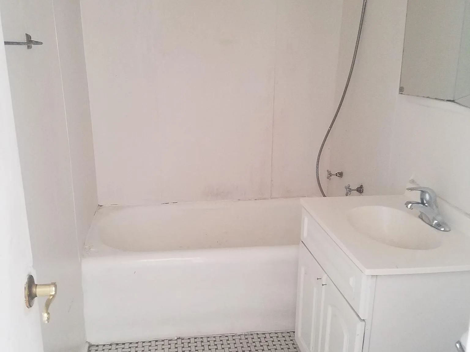 1 bed, 700 sqft, $975 — Photo 2