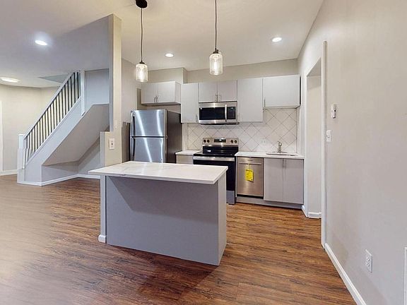4th image of 1818 Corcoran St NE