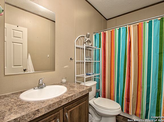 5th image of 515 W Clark Dr