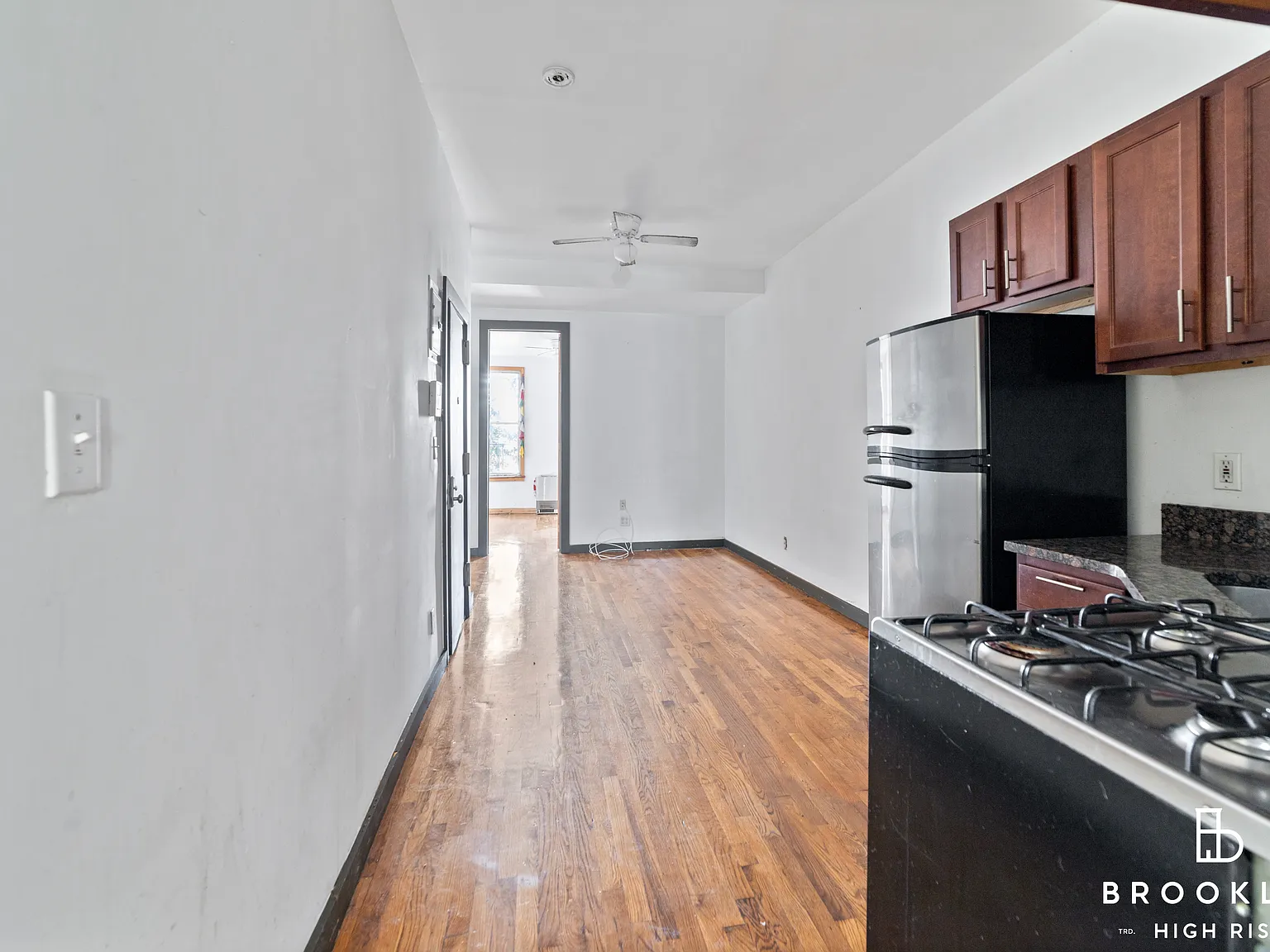 1505 Gates Avenue — Photo 3