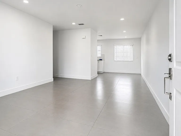 2152 SW 72nd Ave — Photo 3