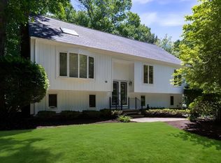 15 Pond View Cir, Sharon, MA 02067