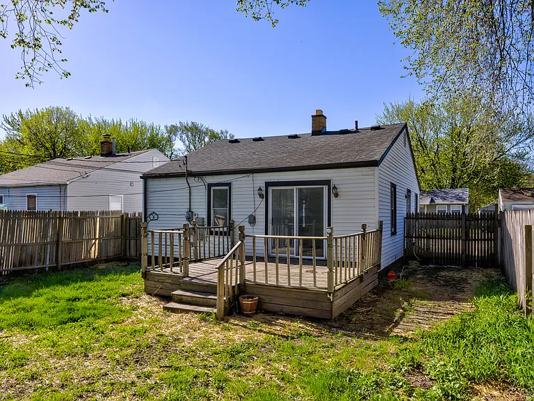 1731 E Pearl Ave — Photo 24