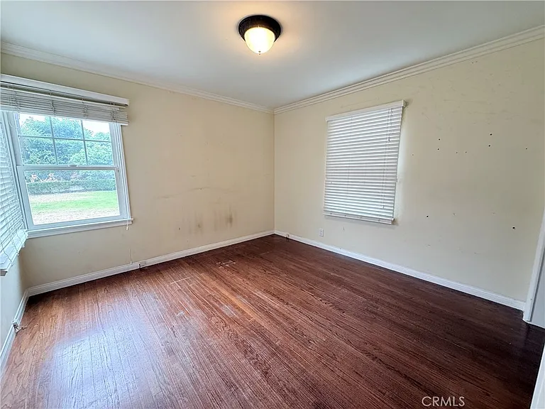 952 Balboa Dr — Photo 10
