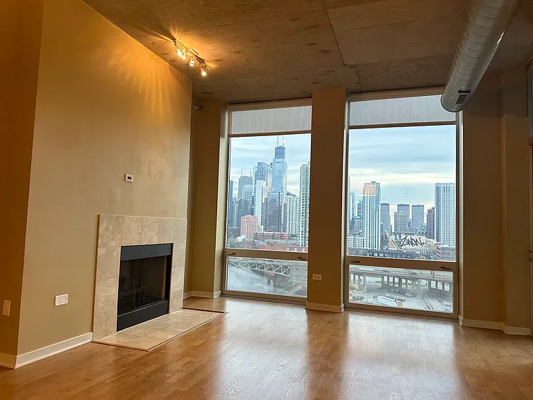 700 N Larrabee St #812 — Photo 4