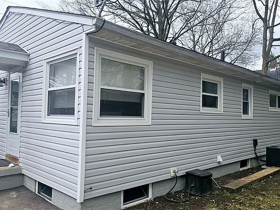 2nd image of 459 Magnolia Ave