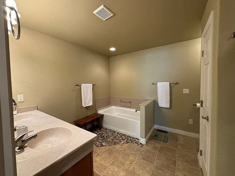 6817 Dunsmore Rd — Photo 20