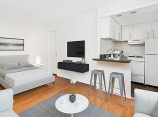 515 W. Barry, Chicago, IL 60657