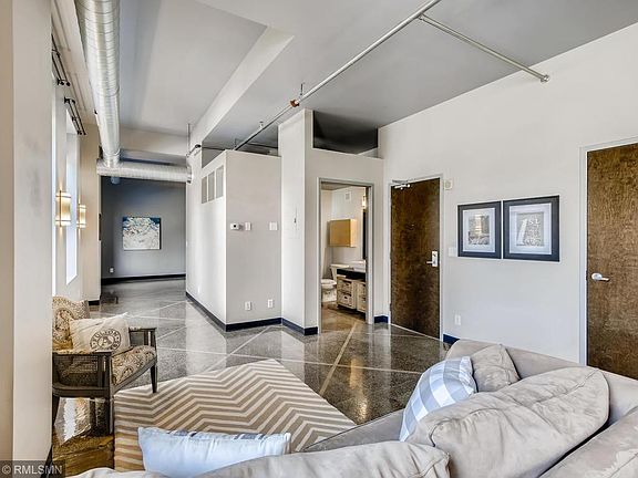 4th image of 350 Saint Peter St Unit 910