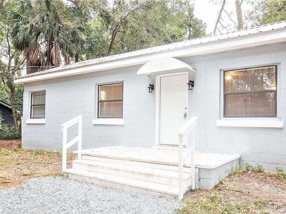 1st image of 205 Columbia Dr