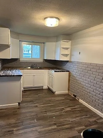 3 bed, 960 sqft, $2,400 — Photo 2