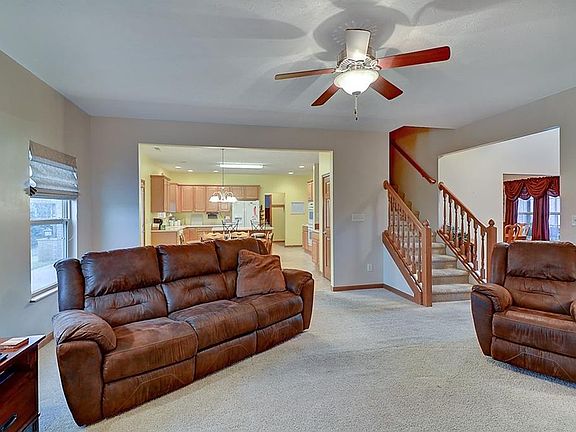 4th image of 11737 Schmitt Ct