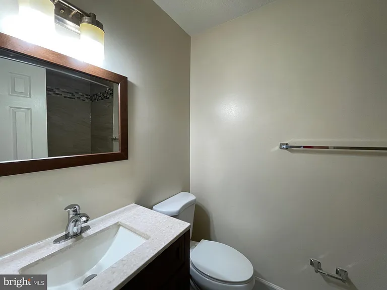 7233 Mill Creek Ct — Photo 25